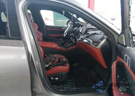 2021 BMW X6 M z USA, uszkodzony, nr VIN 5YMCY0C04M9H09432